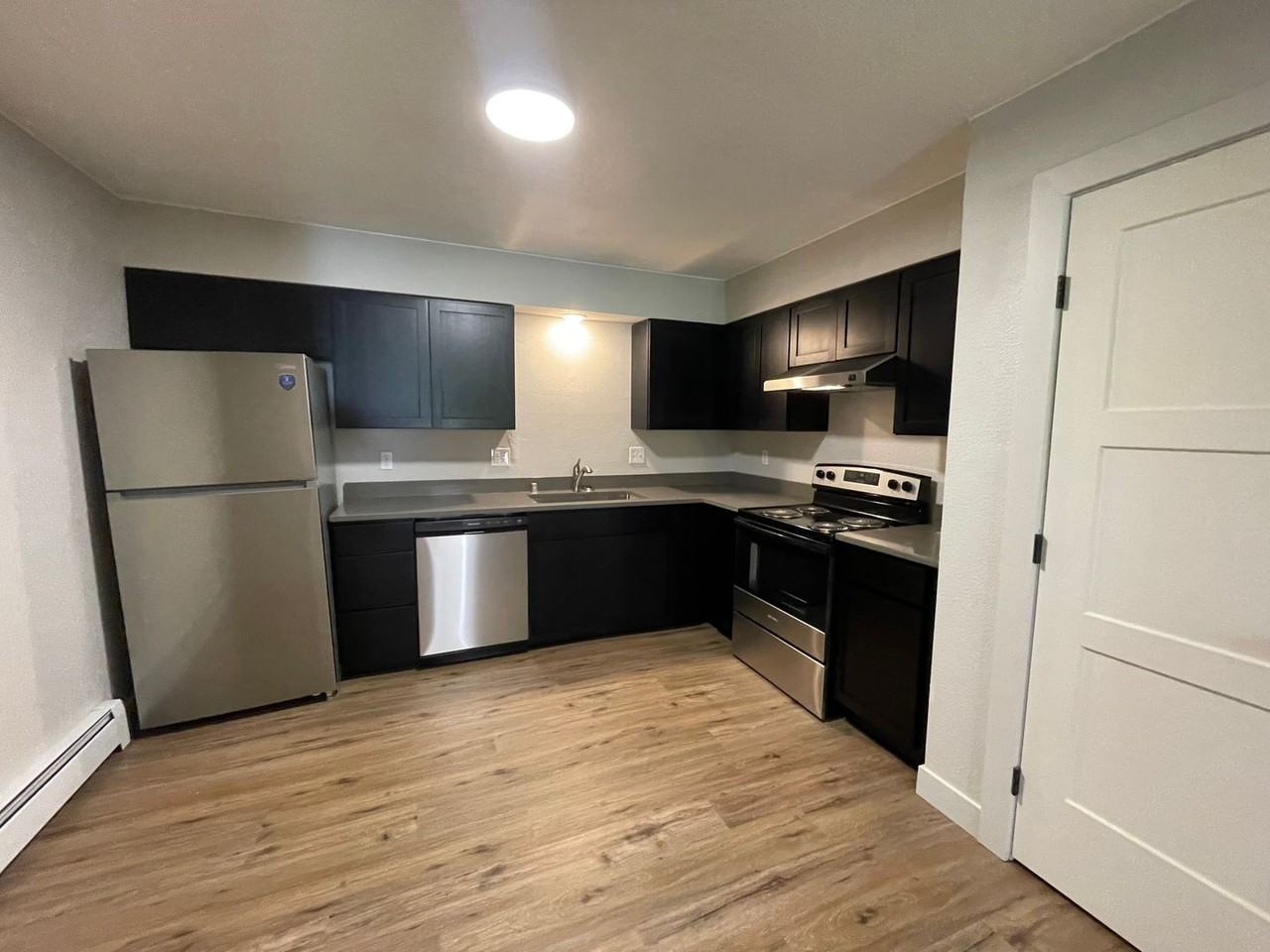 Sandpiper Apartments - Photo 6 of 13