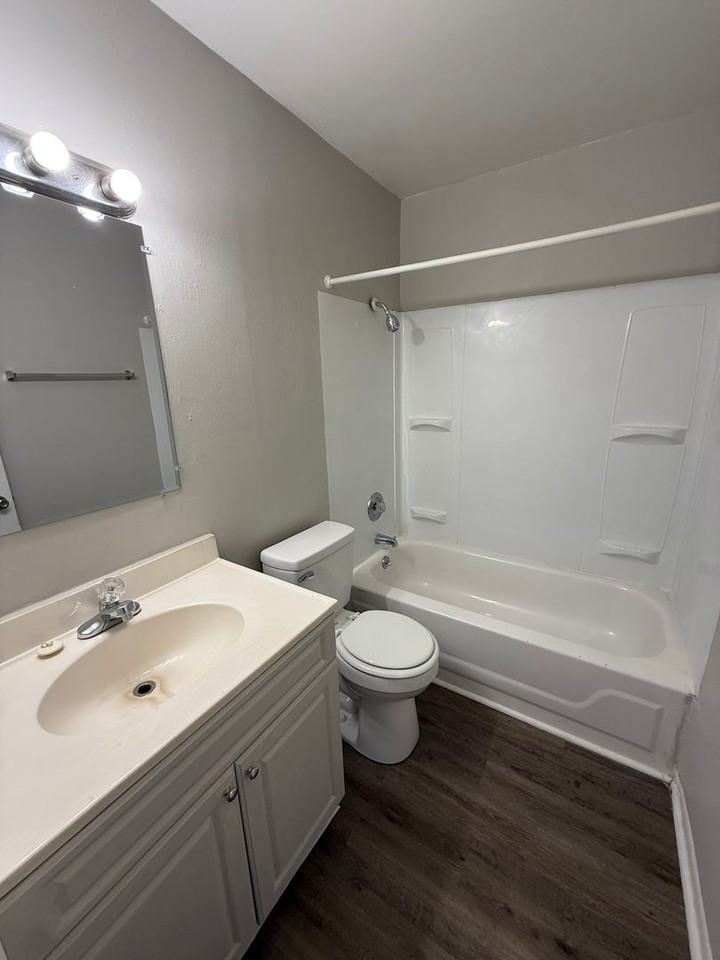 4614 Rolling Ridge Ct - Photo 3 of 10
