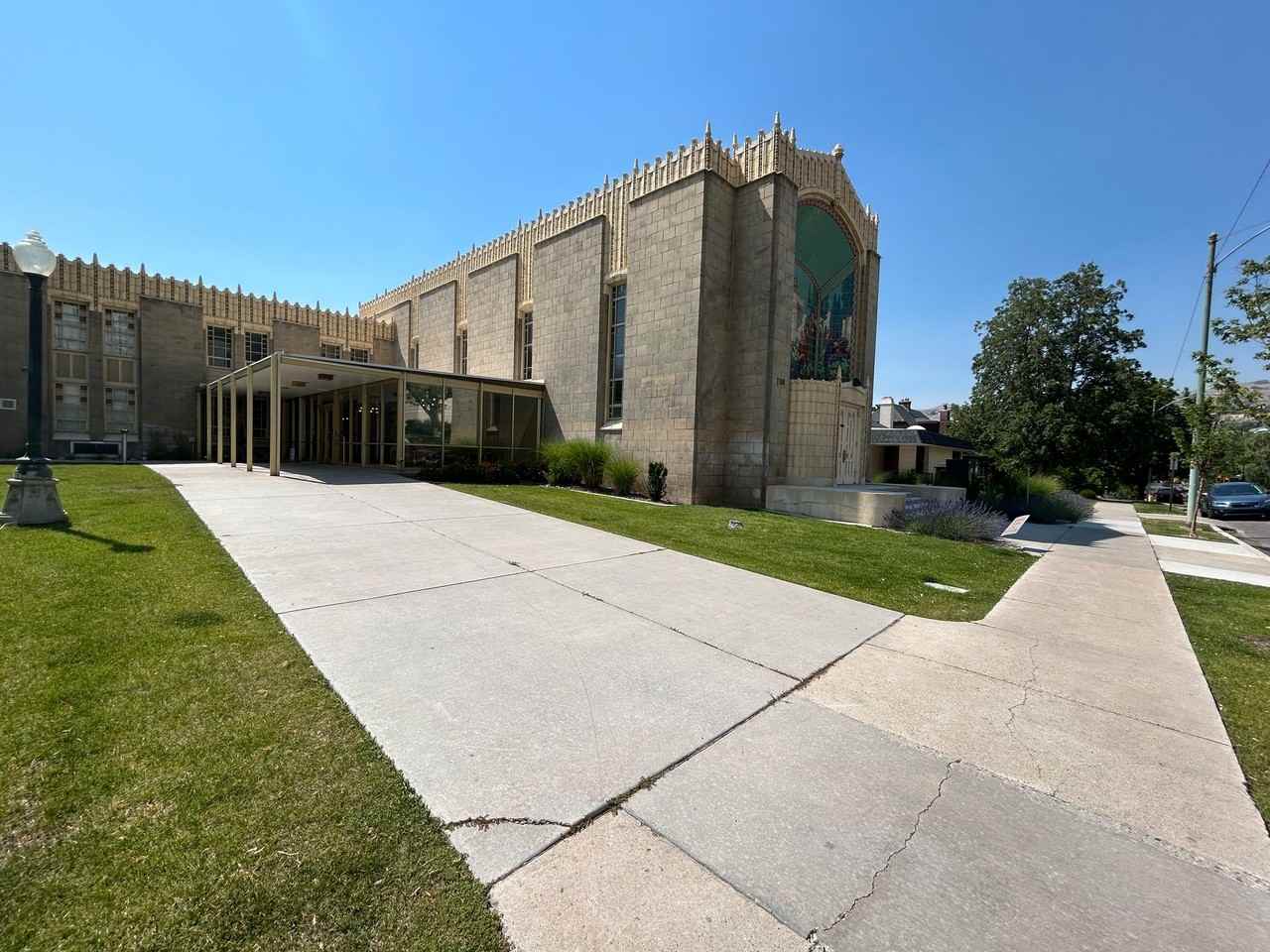 Welcome to The Burton! This beautifully renovated former meeting house is located at the foot of Presidents' Circle. - Photo 2 of 12