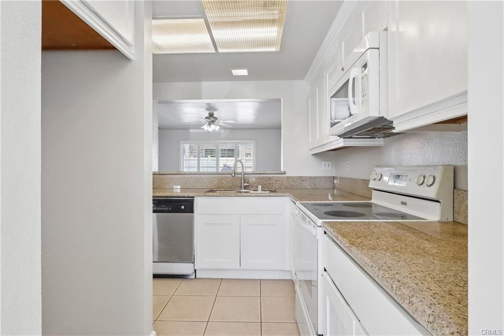 73 Bentwood Ln - Photo 3 of 9