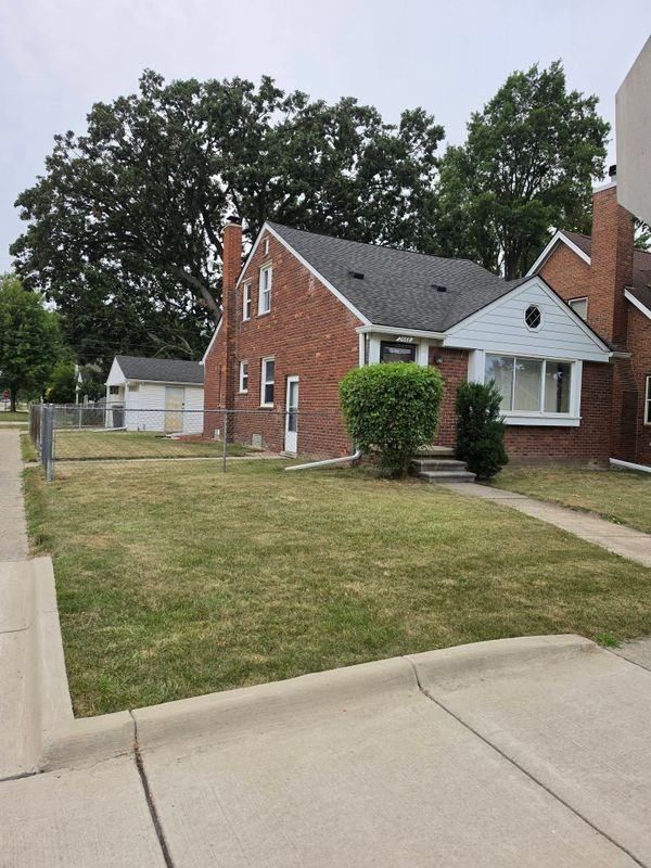 2666 Willow St - Photo 2 of 13