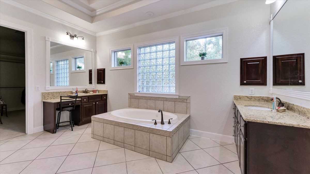 3 N Fair Manor Cir - Photo 5 of 11
