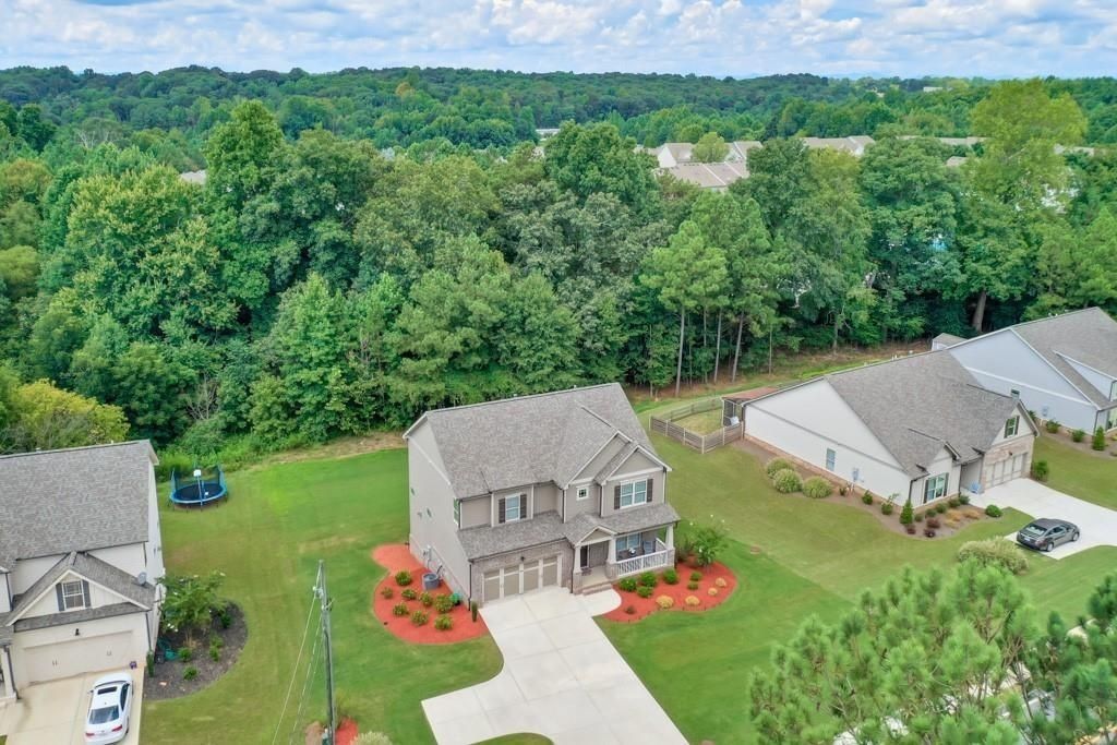 4688 Cantrell Rd - Photo 7 of 39