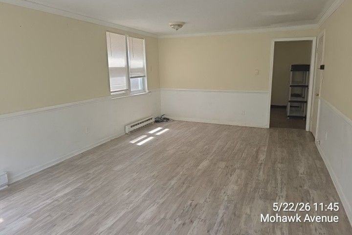 131 Mohawk Ave - Photo 3 of 7