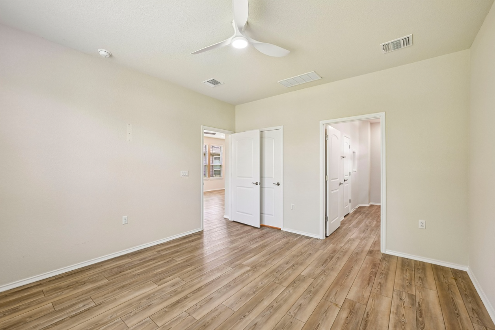 402 Yorktown St - Photo 4 of 22
