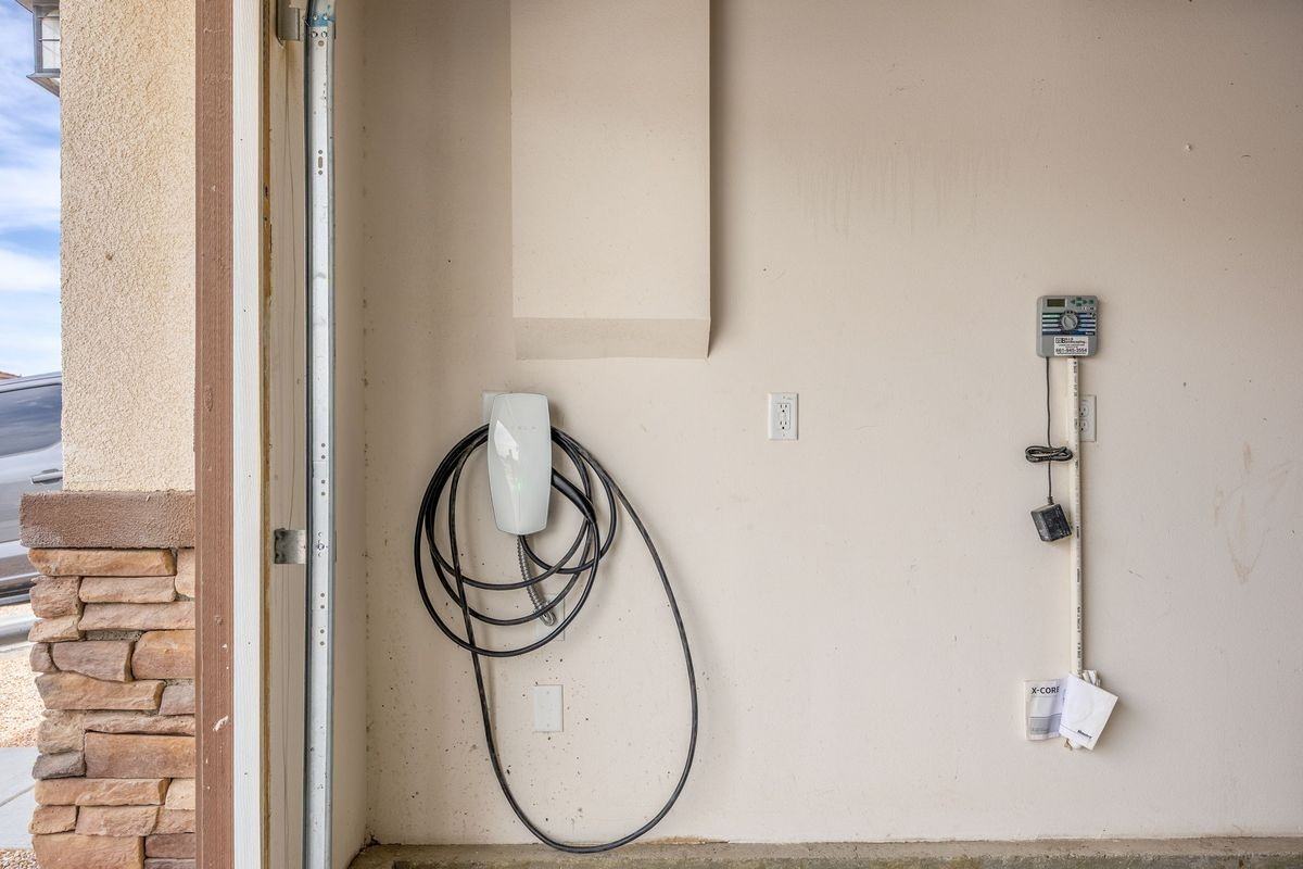 3702 Mt San Gorgonia Ave - Photo 2 of 20