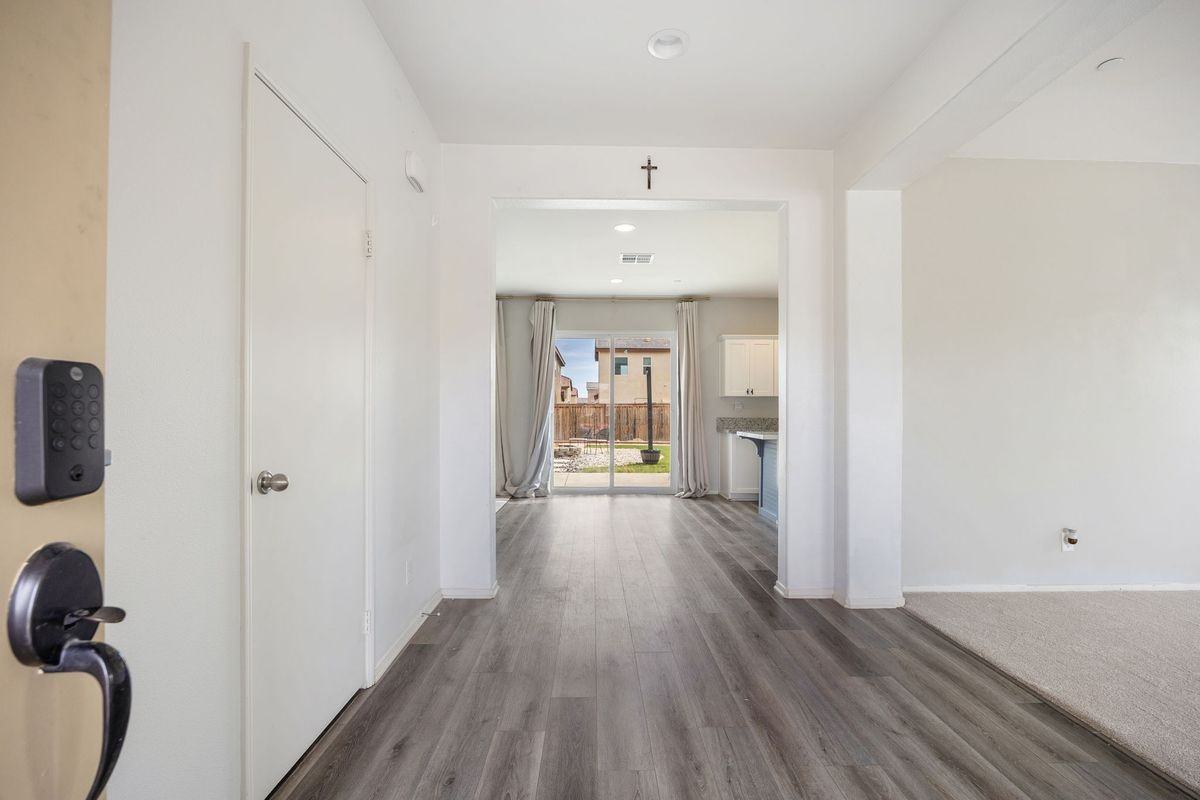 3702 Mt San Gorgonia Ave - Photo 3 of 20