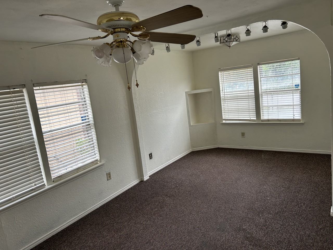 7107 Sylvia Handy Street - Photo 6 of 11