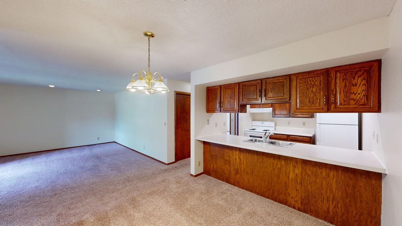 Doral Apartments - Photo 5 of 16