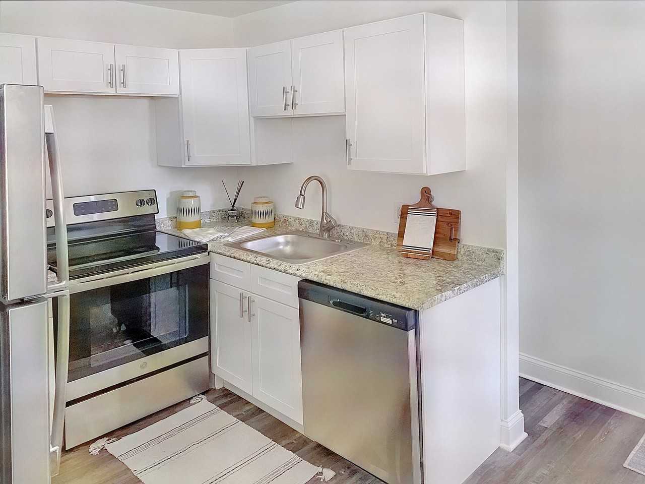 The Flats At 2200 - Photo 7 of 50
