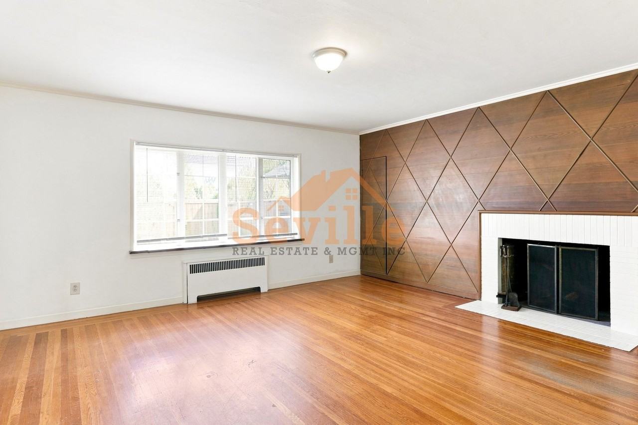 1526 Arch Street - Photo 4 of 11