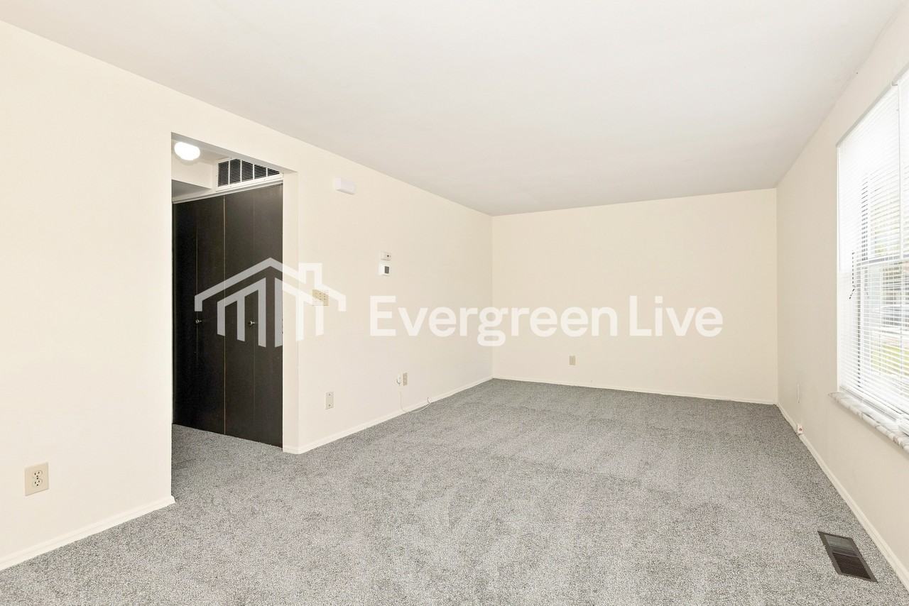 8303 Mount Carmel St - Photo 3 of 15