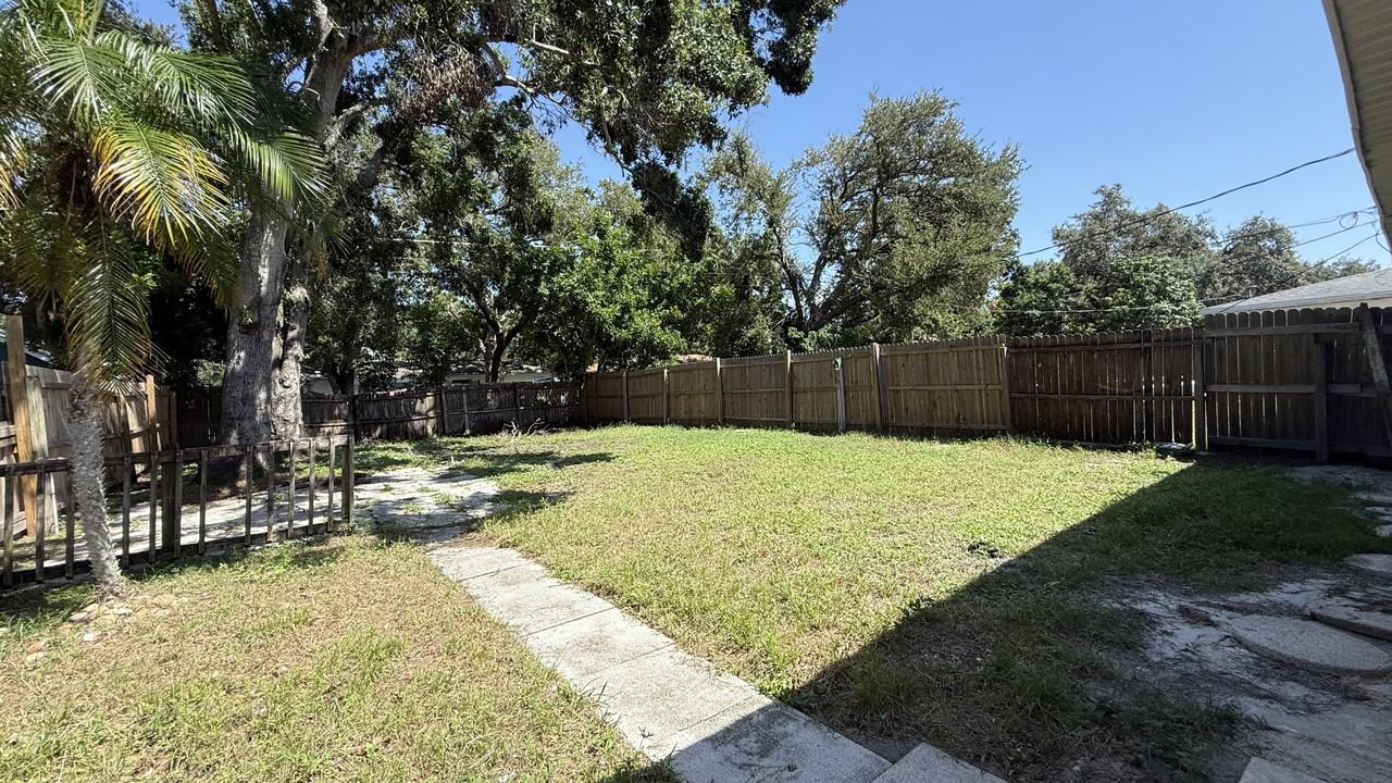 4911 23rd St W #B - Photo 4 of 19