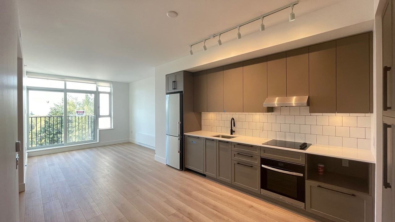 8750 University Crescent #4F - Photo 3 of 14