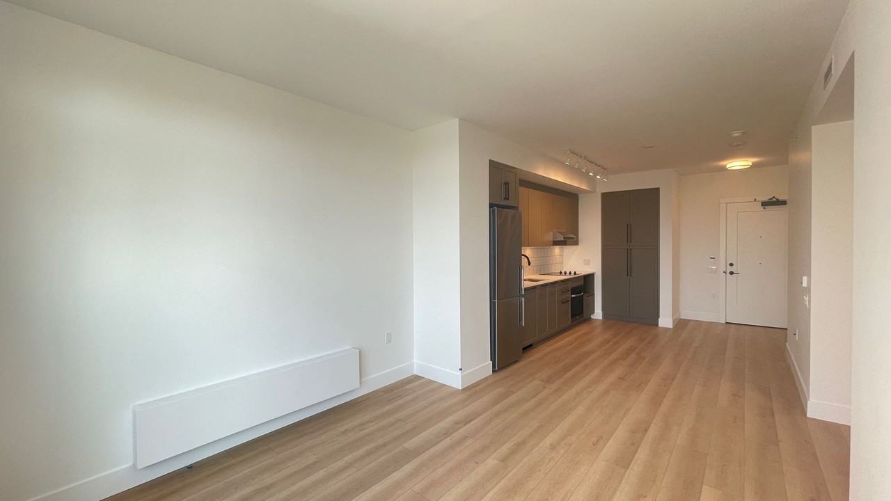 8750 University Crescent #4F - Photo 6 of 14