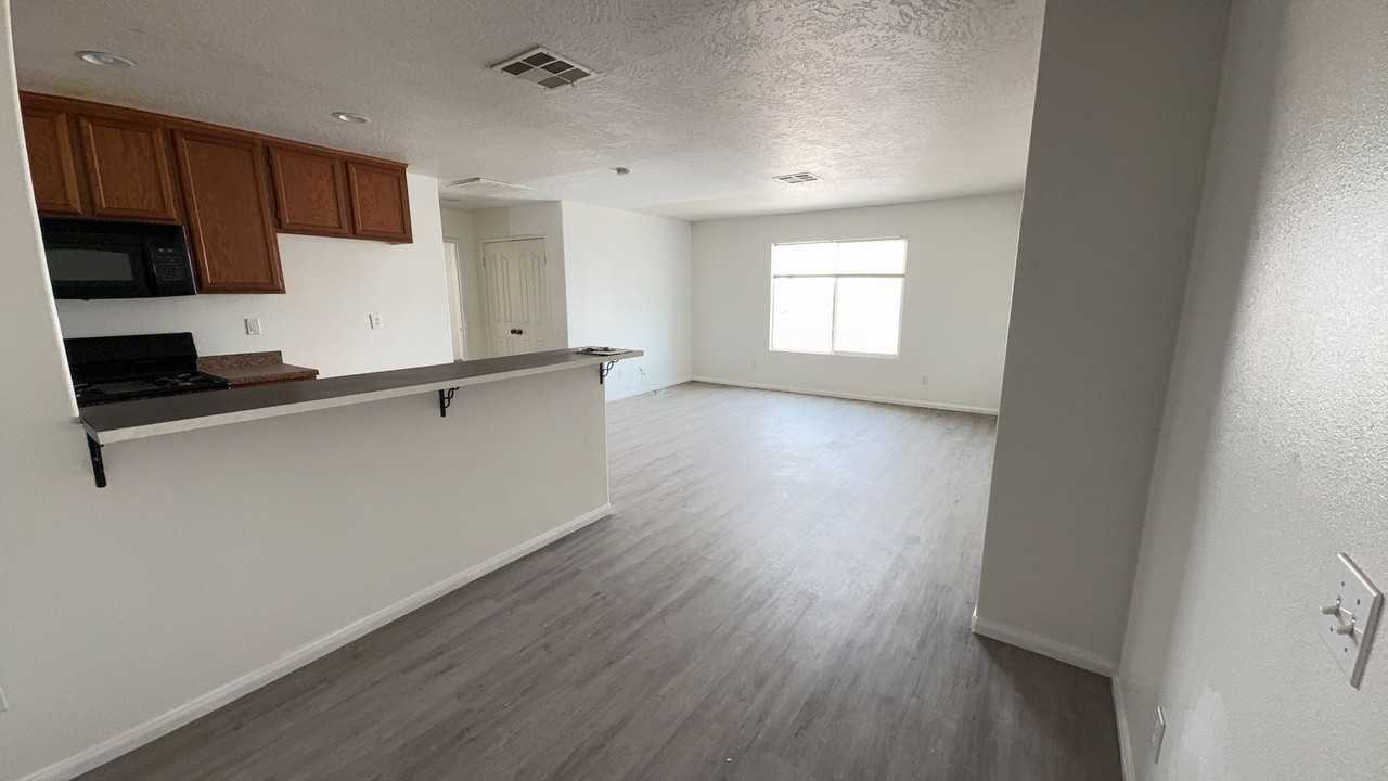 209 E. Grace St - Photo 5 of 14