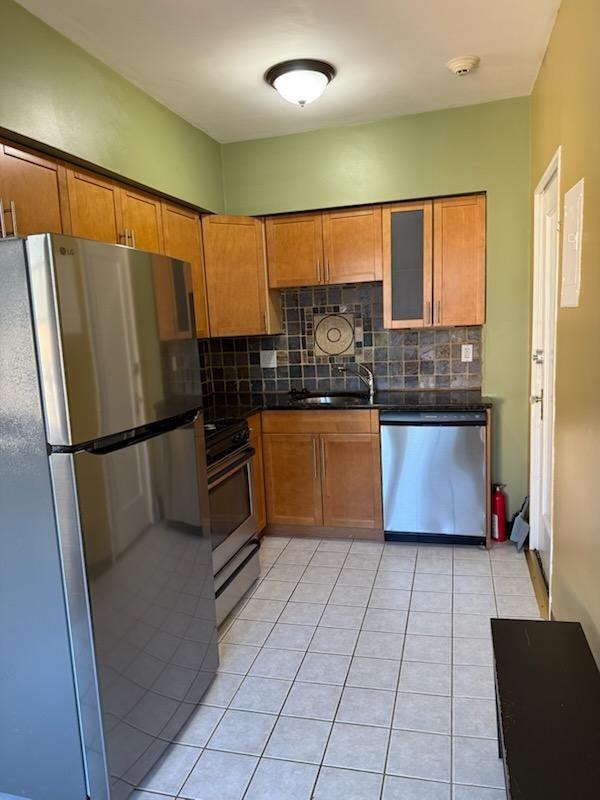 130 Sutherland Rd #5 - Photo 6 of 13