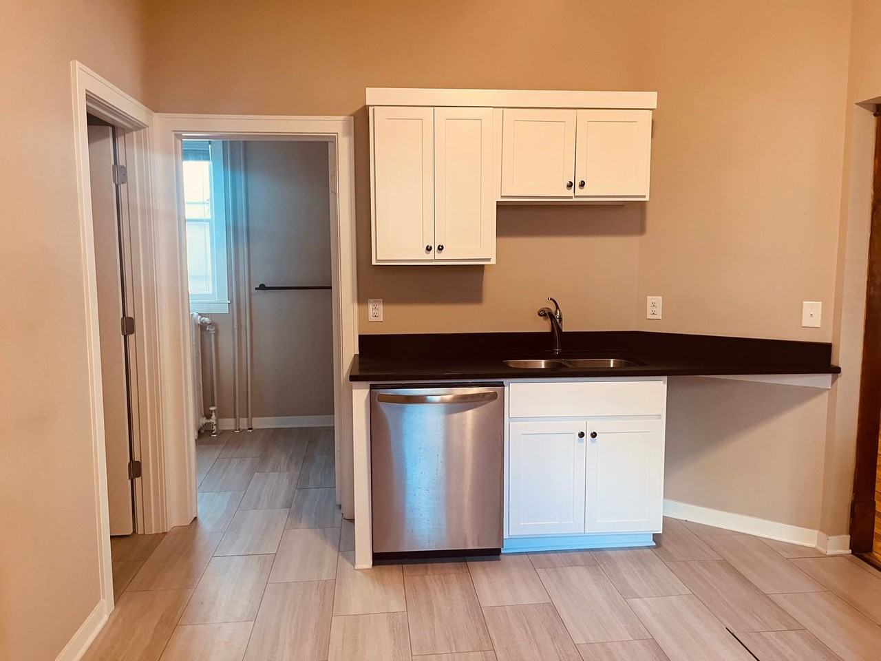 275 Sturgis St - Photo 5 of 14
