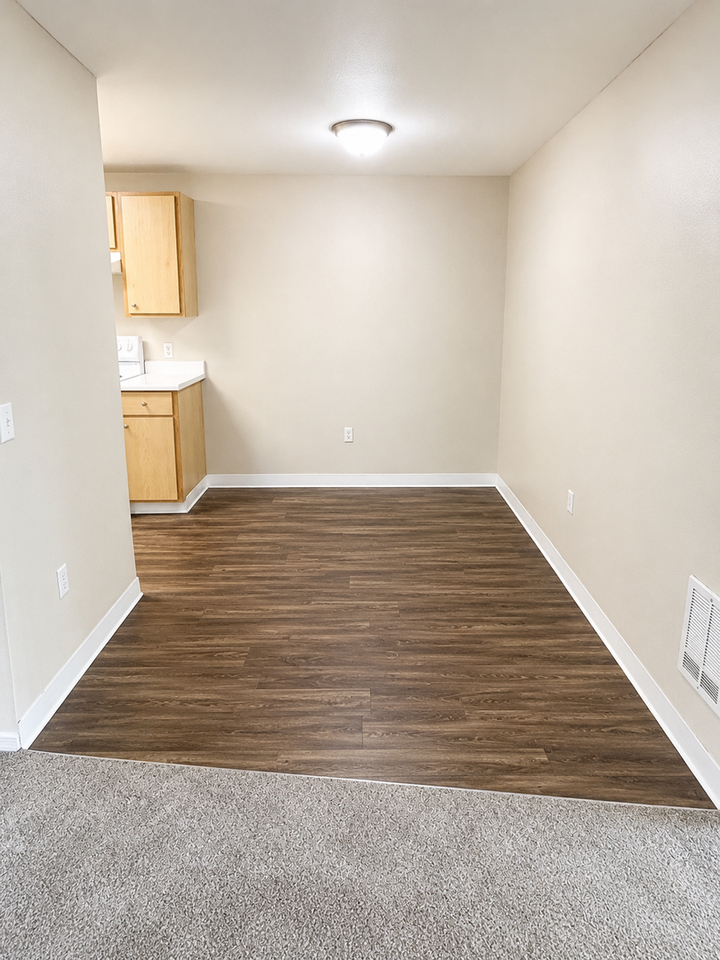 16920 Se Powell Blvd #20 - Photo 4 of 11