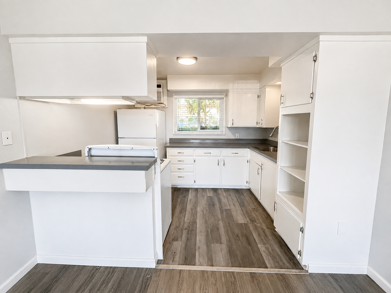 Courtside Apartments - Photo 3 of 50