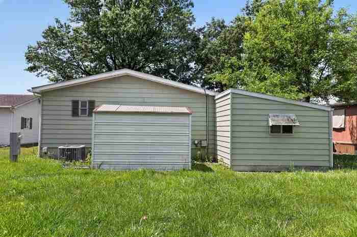 2609 Joyce Dr - Photo 3 of 28