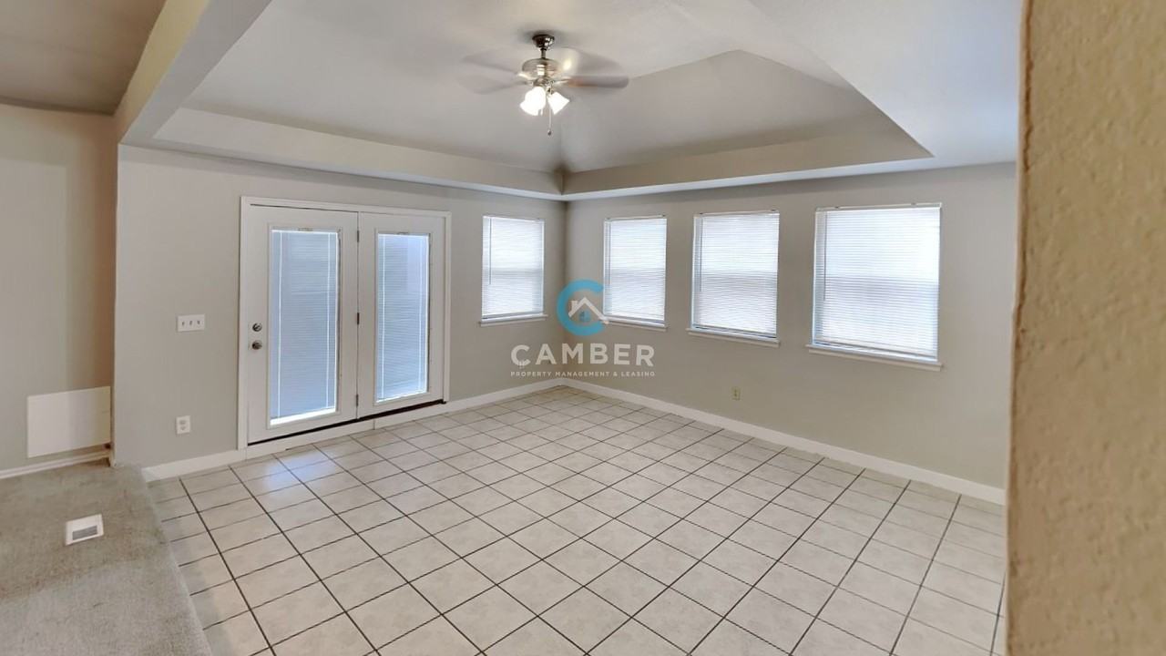 13233 Eastridge Dr - Photo 5 of 21