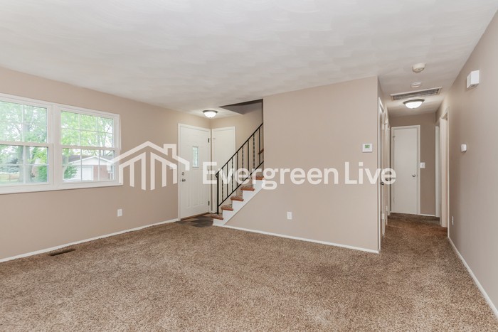 7650 Damascus Dr - Photo 2 of 14