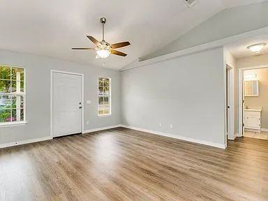1005 Sable Dr #B - Photo 4 of 20