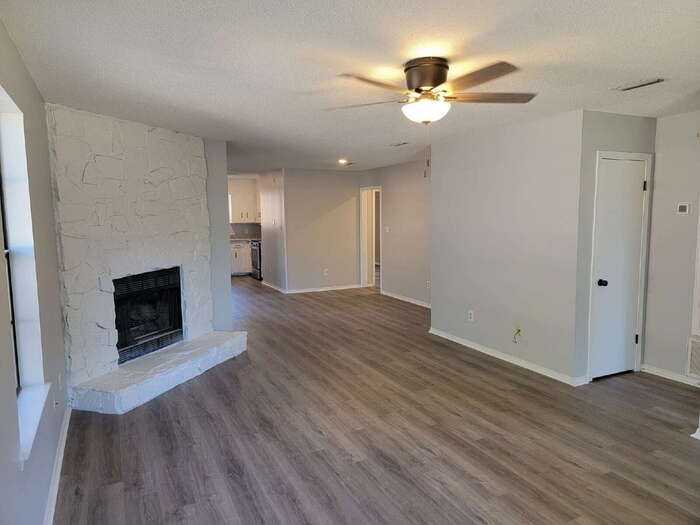 2366 Shoal Creek Dr
