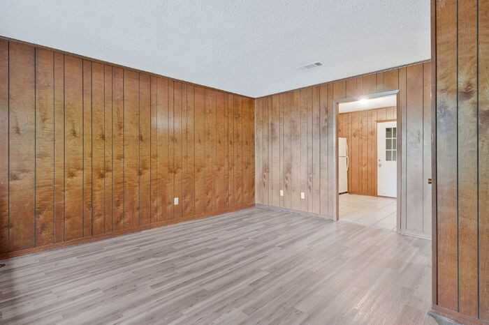 1020 Sable Dr #B - Photo 4 of 22