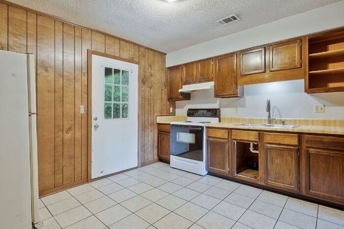 1020 Sable Dr #B - Photo 6 of 22