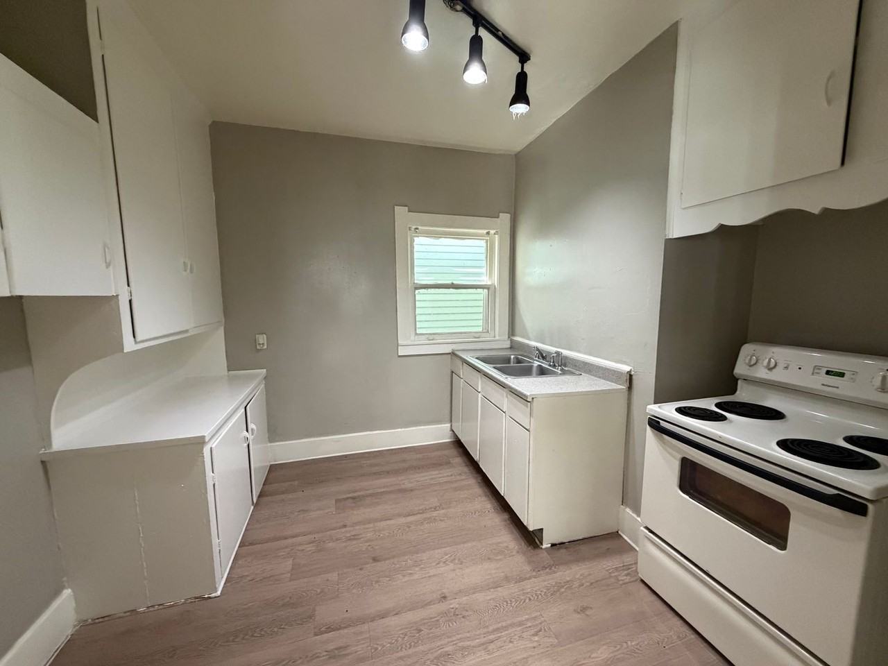 1705 Marlow Rd - Photo 5 of 11