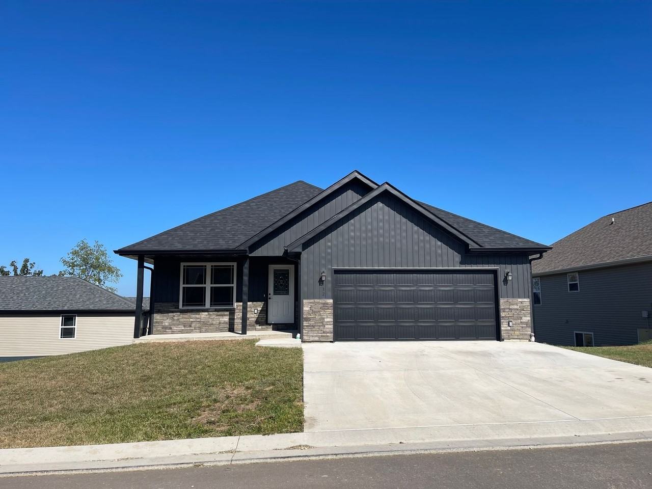 932 Cottage Hill Way - Photo 2 of 50