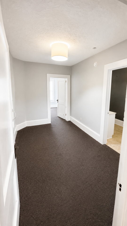 103 Church Ave Ne - Photo 4 of 10