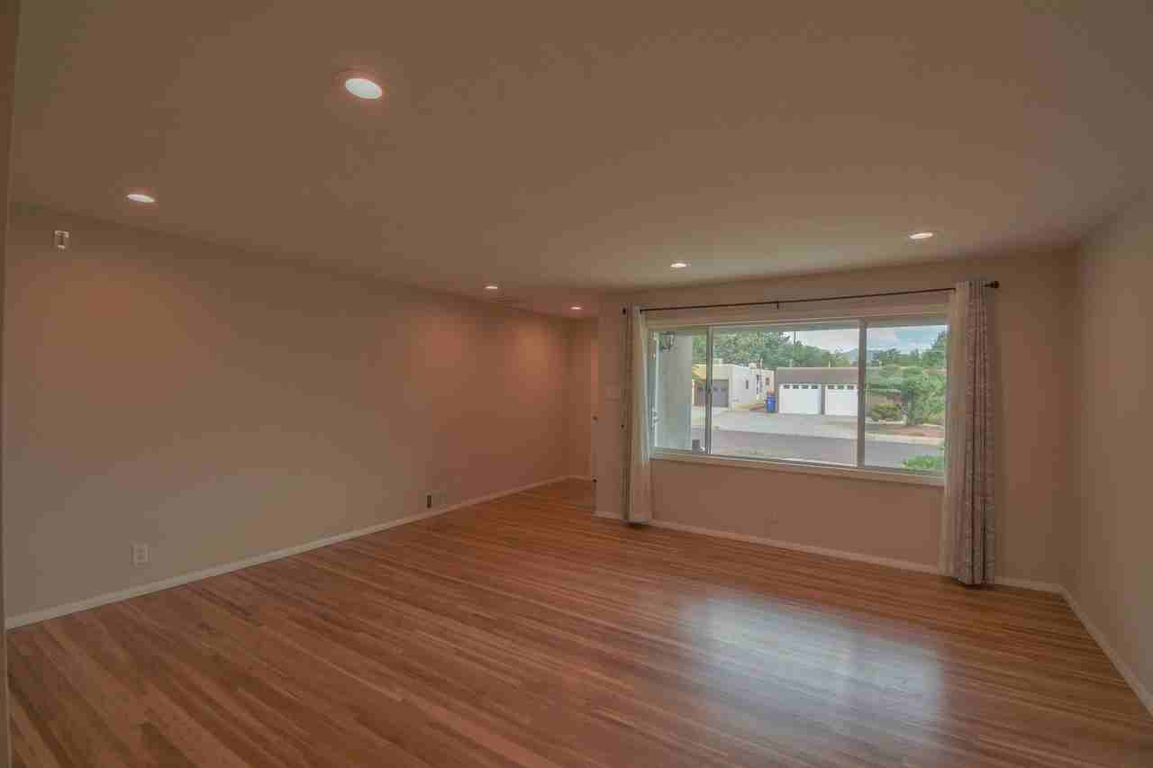 9501 Arvilla Ave Ne - Photo 5 of 28