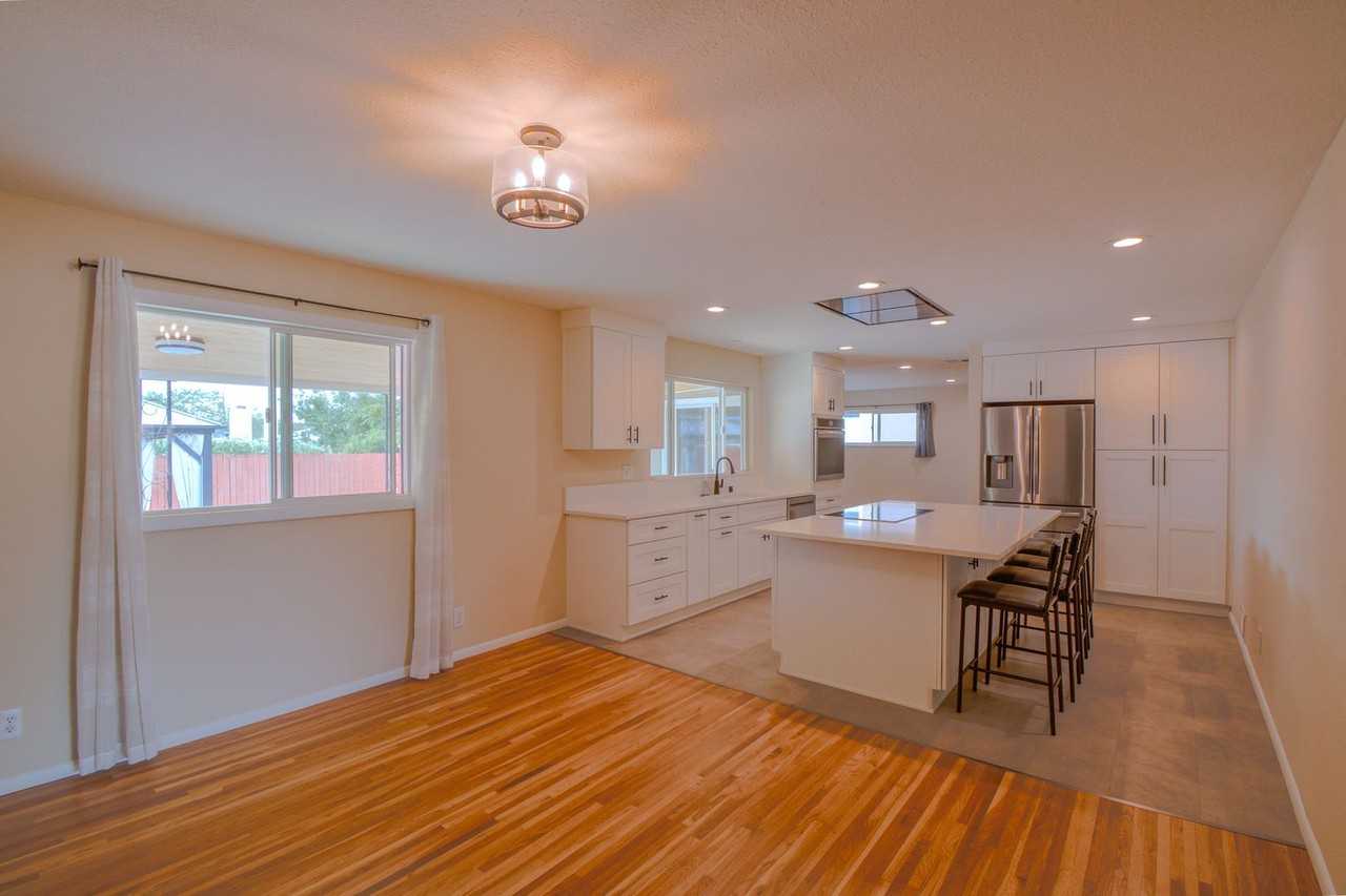 9501 Arvilla Ave Ne - Photo 6 of 28