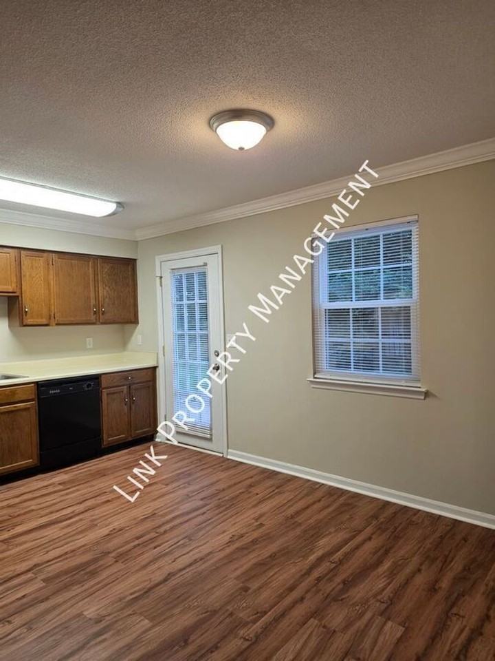 5364 Haisten Ct - Photo 4 of 50