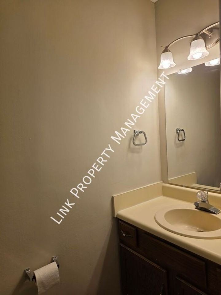 5364 Haisten Ct - Photo 6 of 50