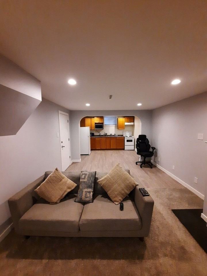 8520 64 Ave Nw - Photo 2 of 5
