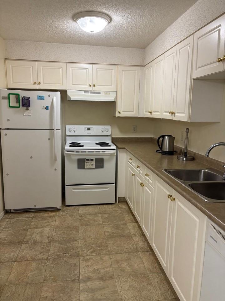 6224 17 Ave Se - Photo 5 of 13