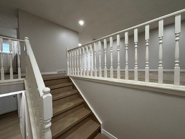 812 Canford Cres Sw - Photo 3 of 20