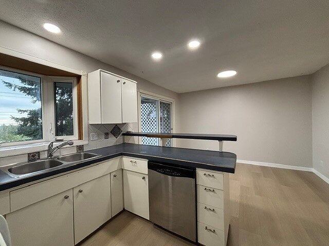 812 Canford Cres Sw - Photo 6 of 20