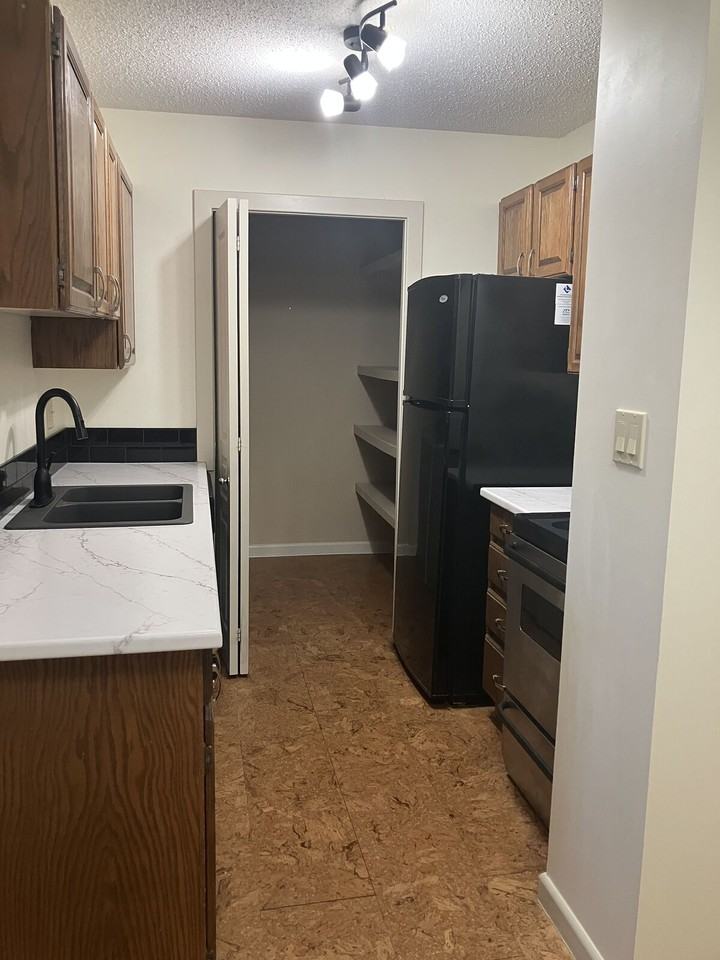5600 Coach Hill Rd Sw Bldg - - Photo 6 of 15