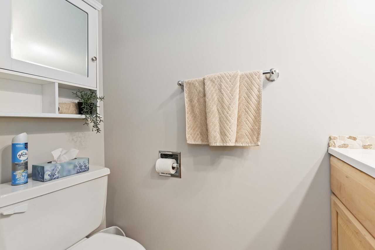 3235 142 Ave Nw - Photo 7 of 41