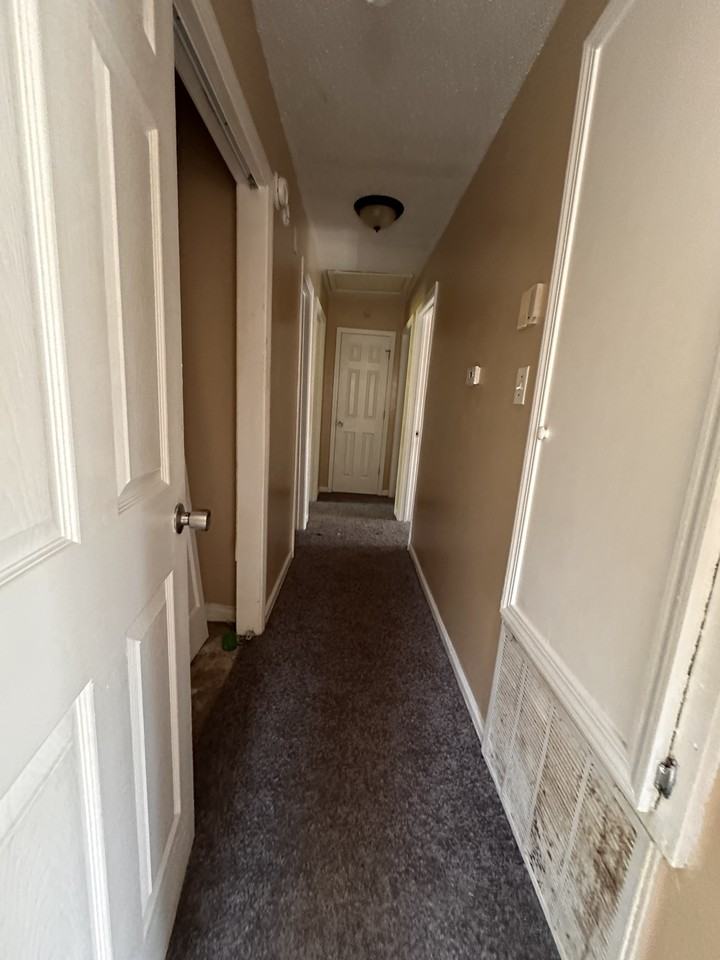 812 Alma Dr #NA - Photo 7 of 8