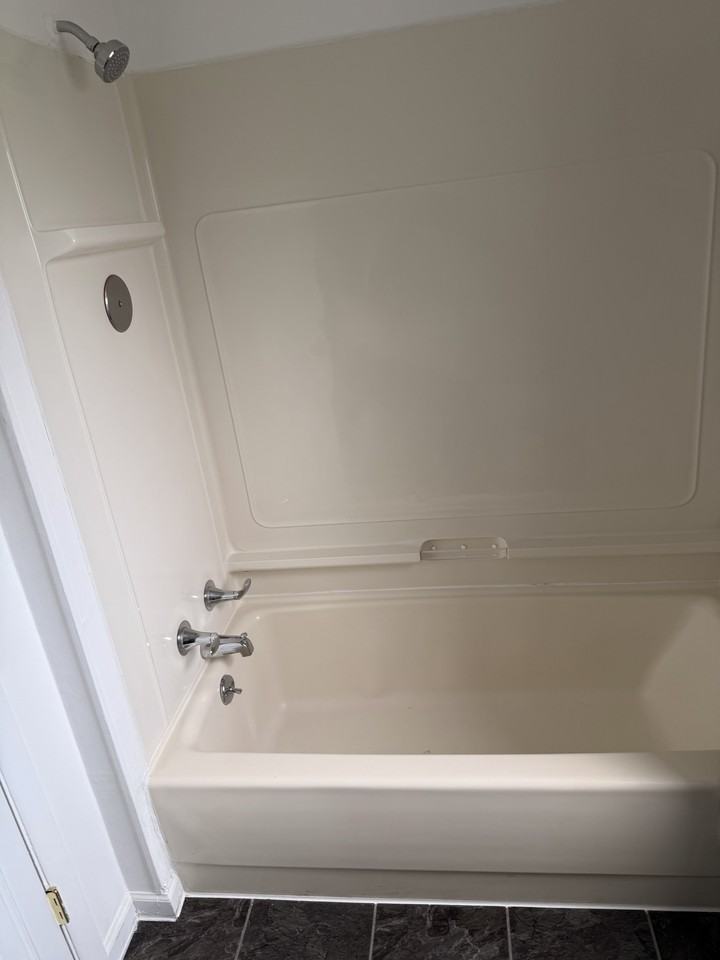 1287 29th St Ne #NA - Photo 2 of 12
