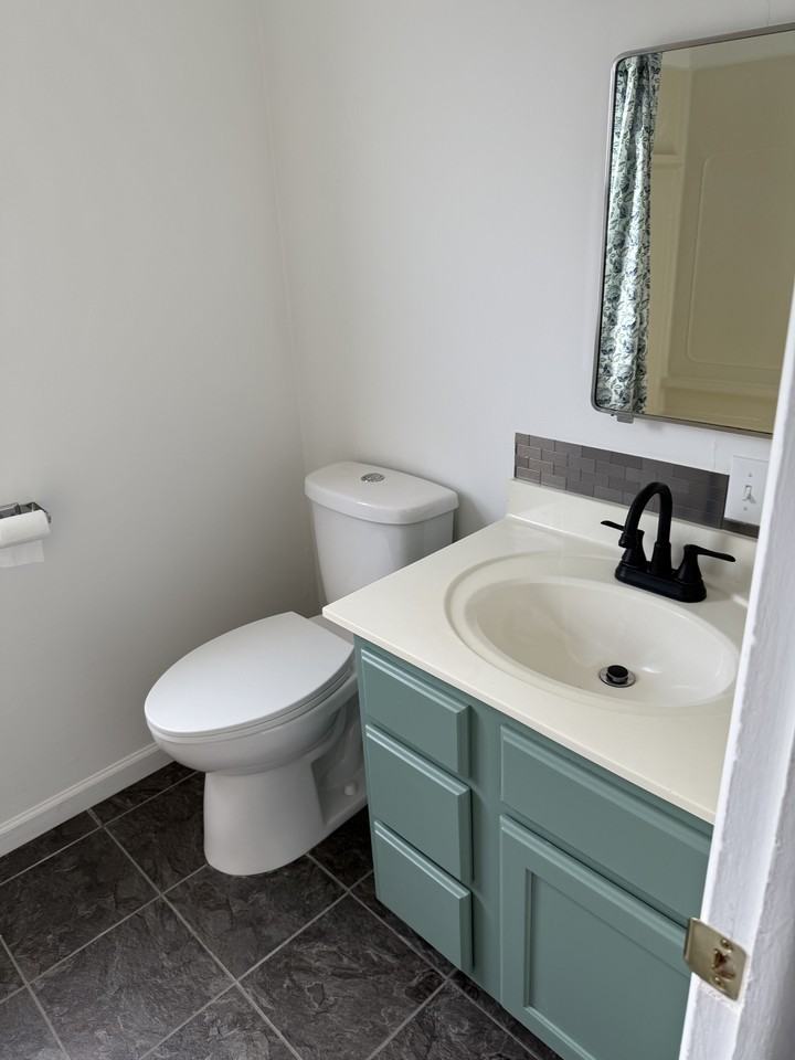 1287 29th St Ne #NA - Photo 3 of 12