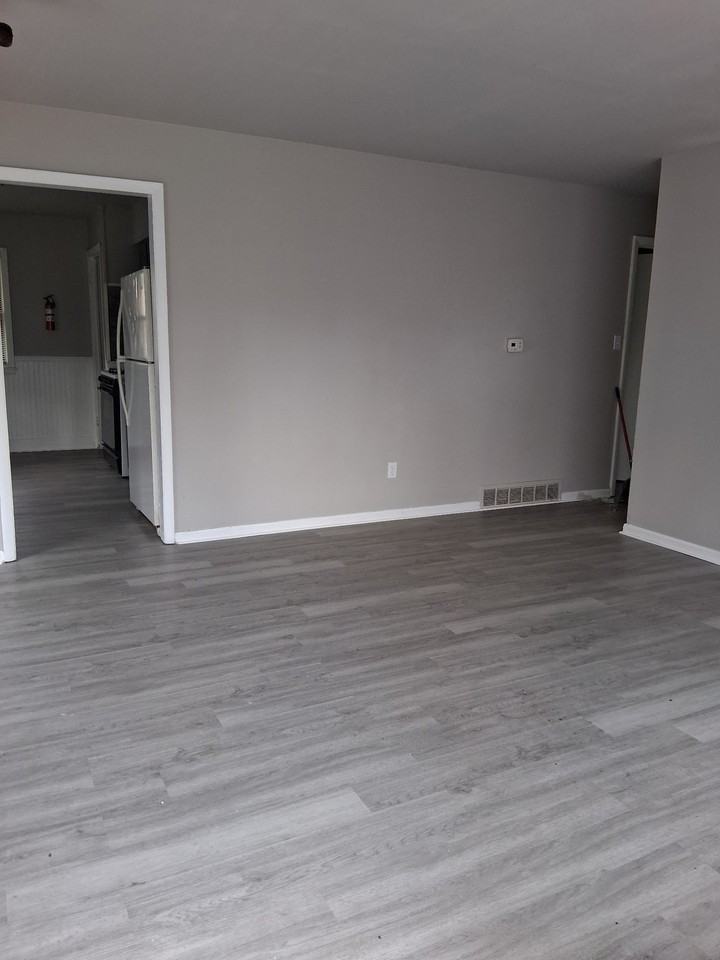 4410 Xxxx East 6th Place #NA - Photo 3 of 11