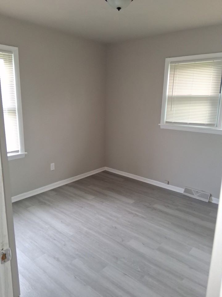 4410 Xxxx East 6th Place #NA - Photo 5 of 11