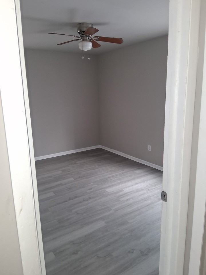 4410 Xxxx East 6th Place #NA - Photo 6 of 11